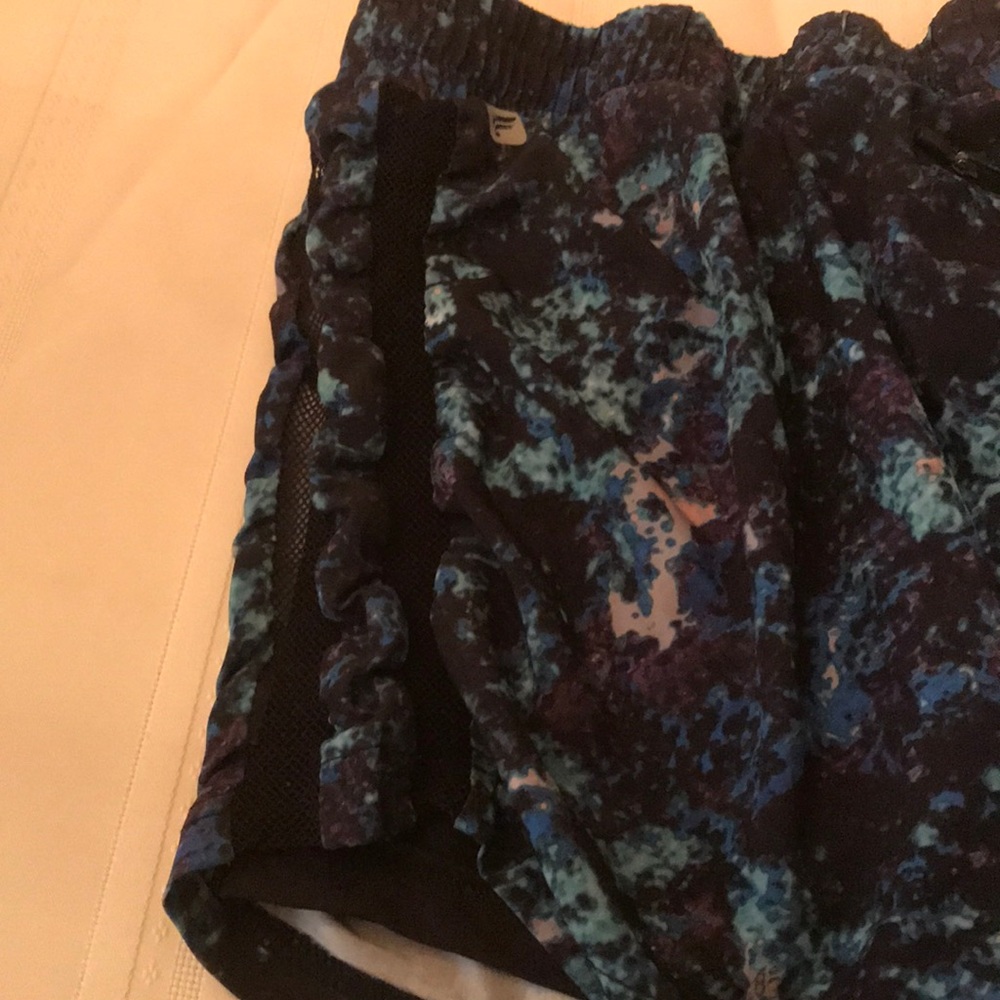 Fabletics Shorts - Picture 4 of 5